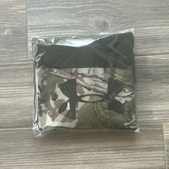 Men’s under armour long sleeved tshirt - Picture 7 of 7